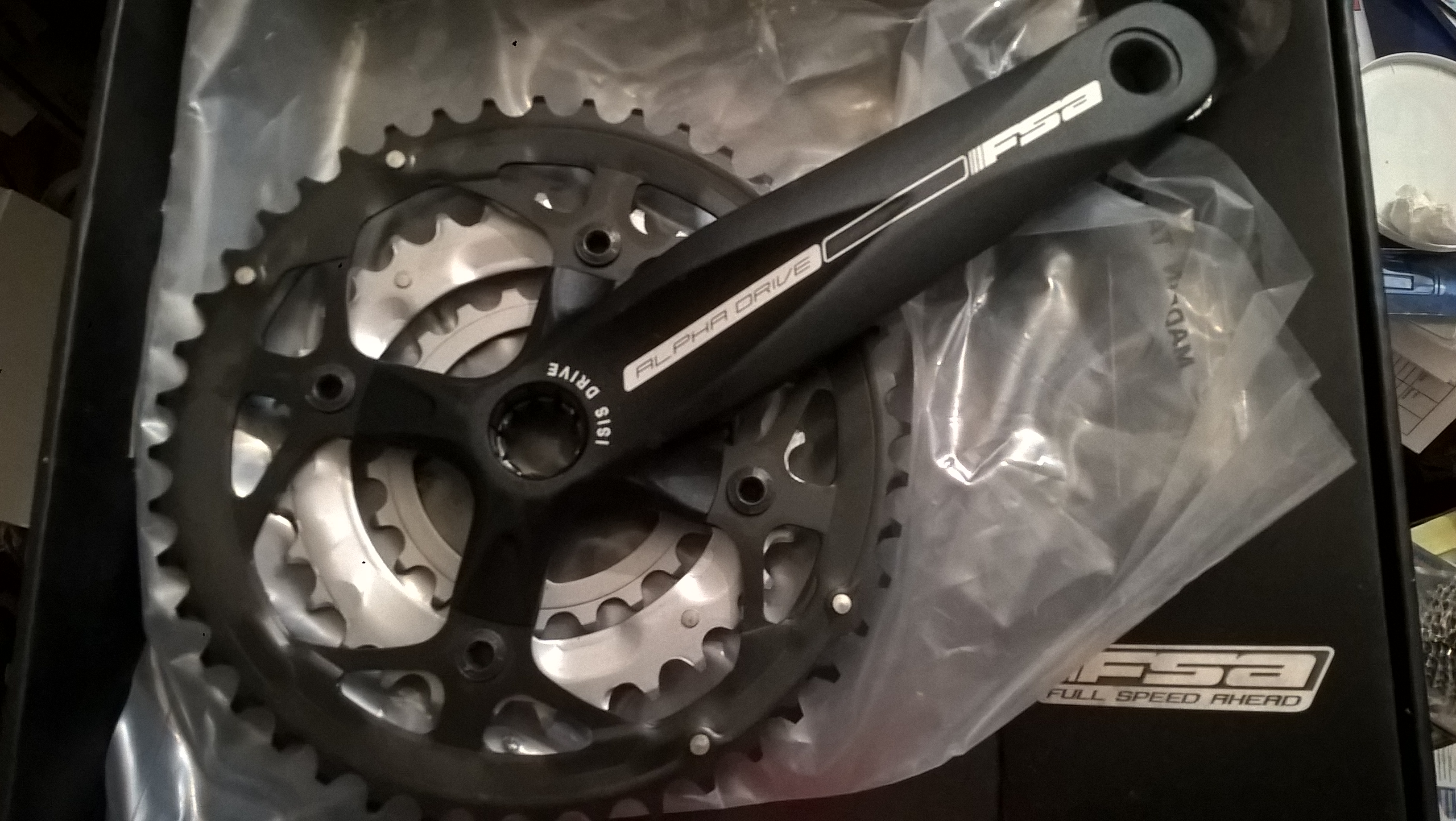 FSA Alpha Drive ISIS crankset.jpg